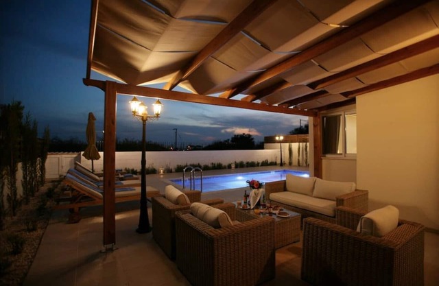 Delightful Ayia Napa Villa, 10 mins Nissi Beach!