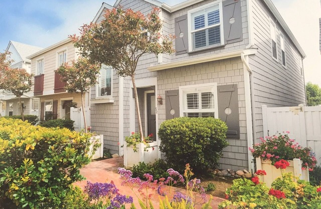 Delightful Redondo Beach Townhouse