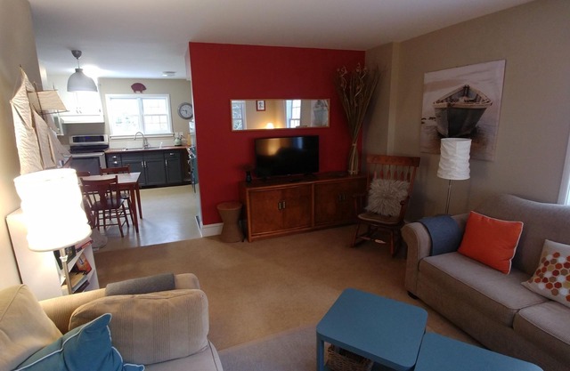 Delightful self contained cottage in the Charming Village of Chester by the sea