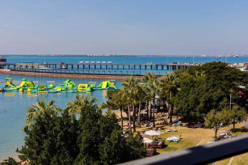 Delightful Waterfront Lagoon Views & Restaurants