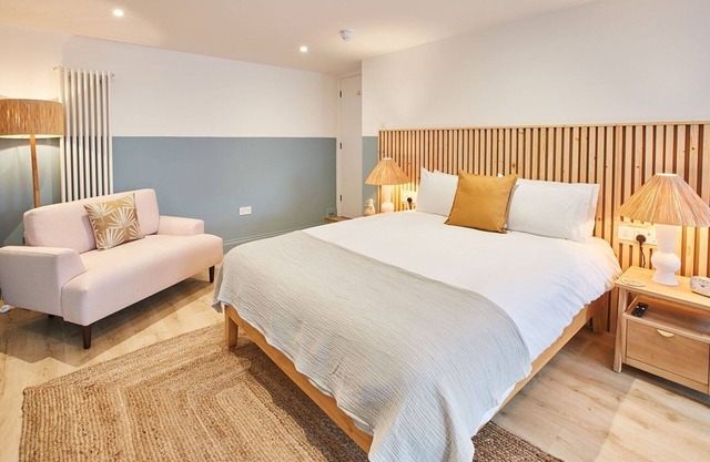 Deluxe 4 Sleeper Cabana