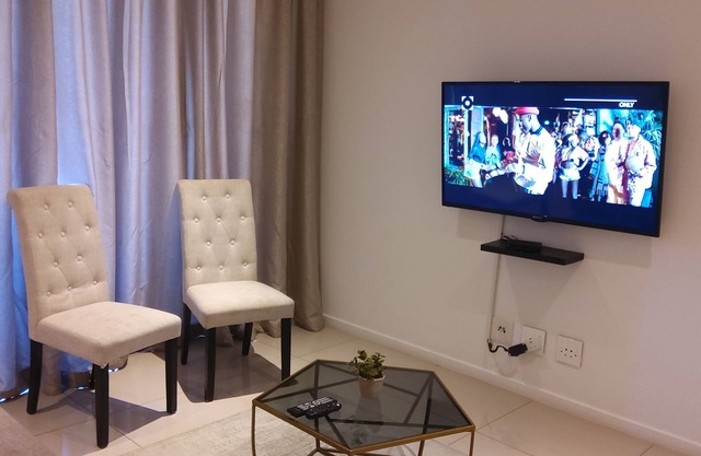 DELUXE APARTMENT