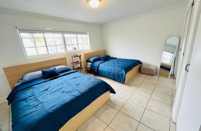 Deluxe location 1B1B in Hallandale Beach, Florida!