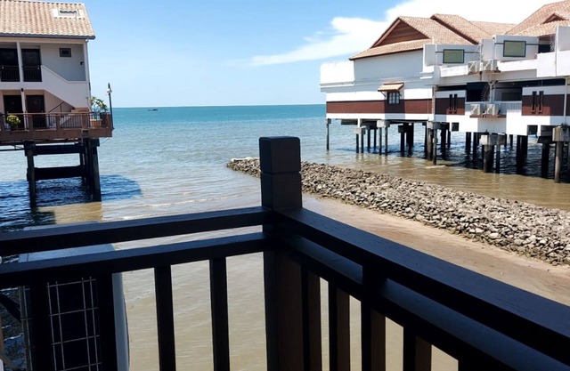Deluxe Lower Water Chalet Private Unit