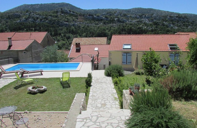 Deluxe Peljesac Villa | Holiday Home Stari Zoganj | 2 Bedrooms | Swimming Pool