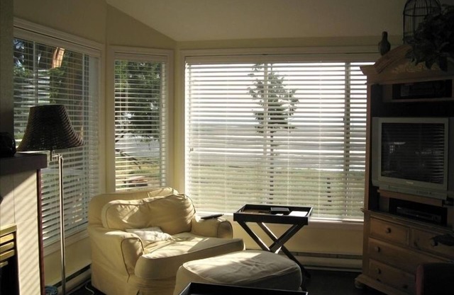 Deluxe Rathtrevor Beachfront Vacation Home