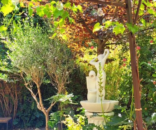 Demeure vigneronne avec jardin 12 couchages 6 suites
