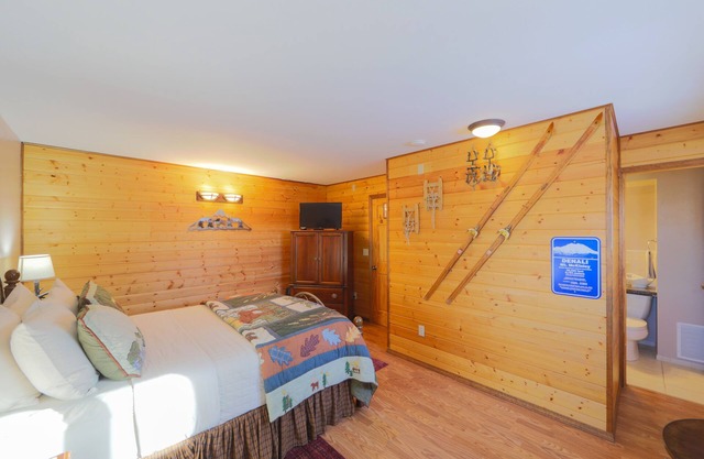 Denali Suite - Talkeetna Chalet - Double Room