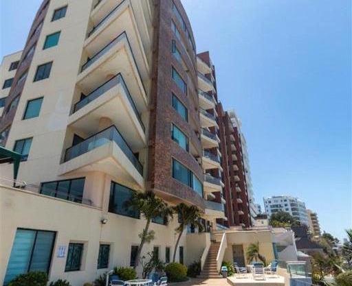 Departamento con piscina frente al mar en Manta