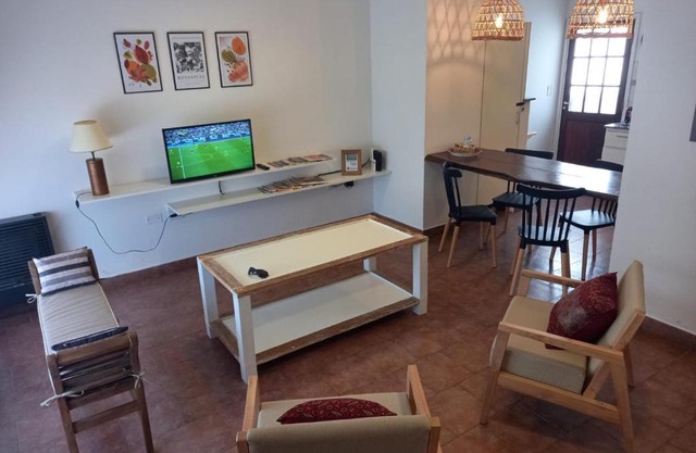 Departamento dos dormitorios con cochera Tres Arroyos -2-