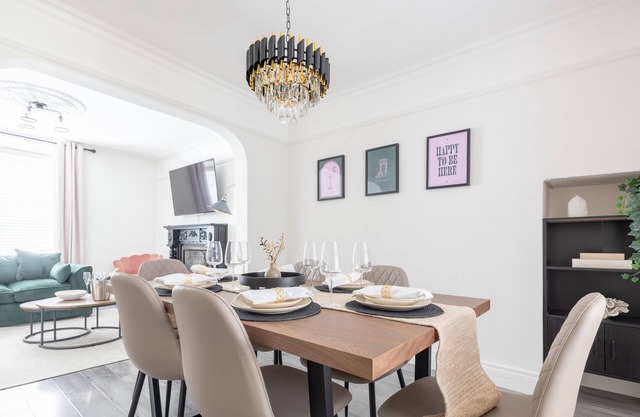Derry City, Northern Ireland - Primrose, 6 Guests - Derry (Tourists, Contractors, Relocation)