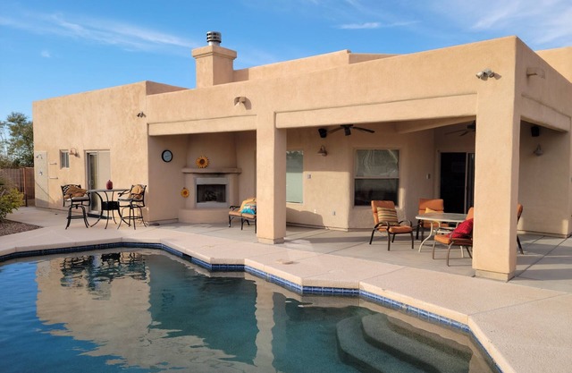Desert Oasis - 4BR/2BA Home with Pool & Spa