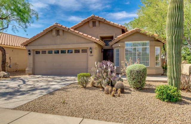 Desert Tranquility - 2 bed & 2 bath gated community close to Mayo Clinic.