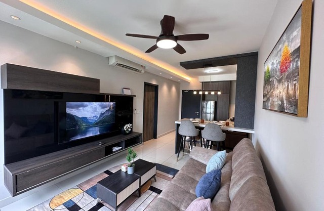 Design Haven Suite - Contemporary Comfort for 2 at Subang Jaya