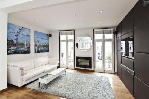 Designer 2 bedroom Pimlico
