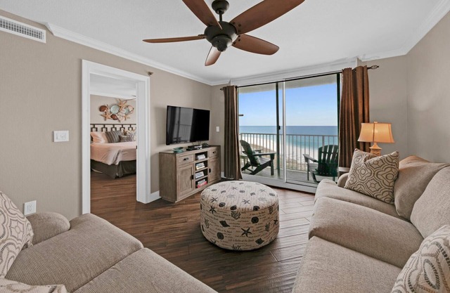 Destin on the Gulf 704 |Gulf View Condo w/Pool + Free Beach Service