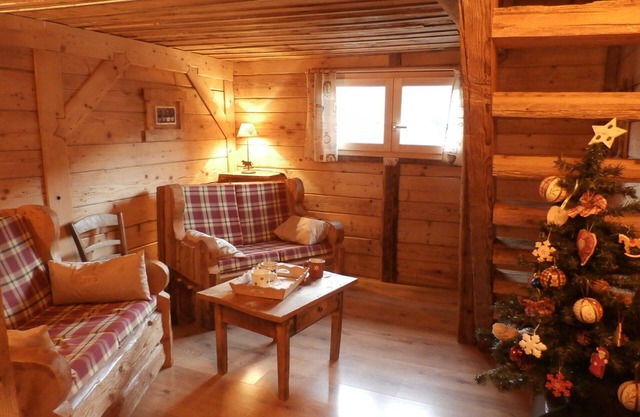 Detached chalet in Arèches Beaufort resort. Warm and charming