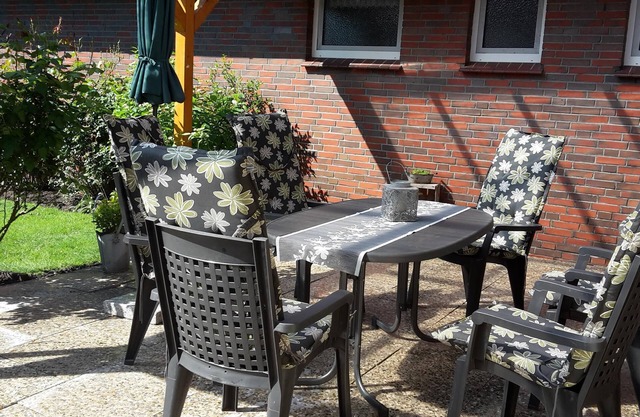 Detached holiday home in Moormerland, 3 stars, near Timmel, WiFi,