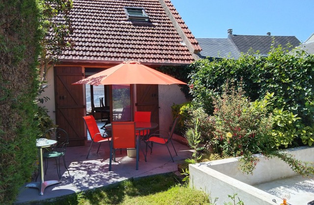 Detached house with private garden in a quiet seaside location
