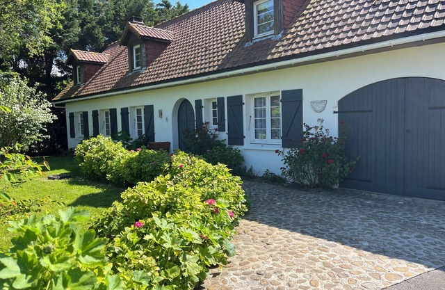 Detached villa between land and sea. Site Naturel des 2 Caps.