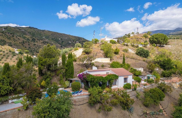 Detached Villa With Private Pool And Stunning Views 5 Minutes Walk From Village
