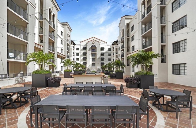 Dharma Home Suites Coral Gables at Gables Grand Plaza