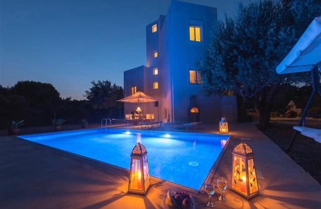 DiPasquale villa Near Anthony Quinn
