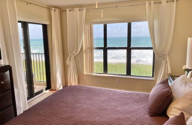 DIRECT OCEAN FRONT ON BEACH! AMAZING OCEAN VIEW, ELEGANT 2BR/2BA Mthly Discount!