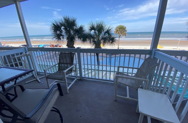Direct Oceanfront 1 Bedroom Suite at Daytona Bch Resort