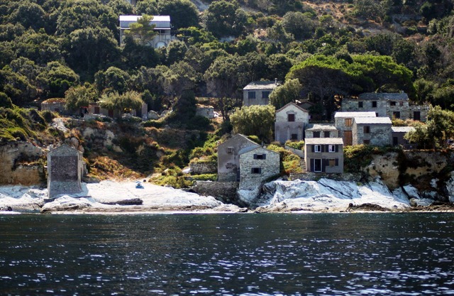 Directly at the water's'edge, in the front line on the rocks