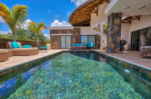 DIROMA VILLA 4 BEDROOMS PRIVATE POOL