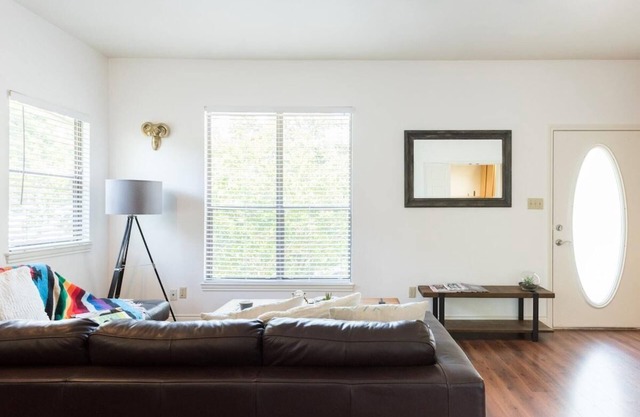 Discover Austin from a Bright & Comfortable Apartment