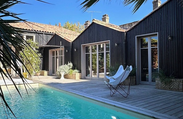 Discover this magnificent contemporary architect-designed house.