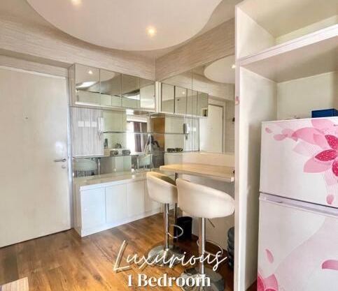 Disewakan Lantai Rendah Apartemen Greenbay Pluit Harian - 1BR View Pool