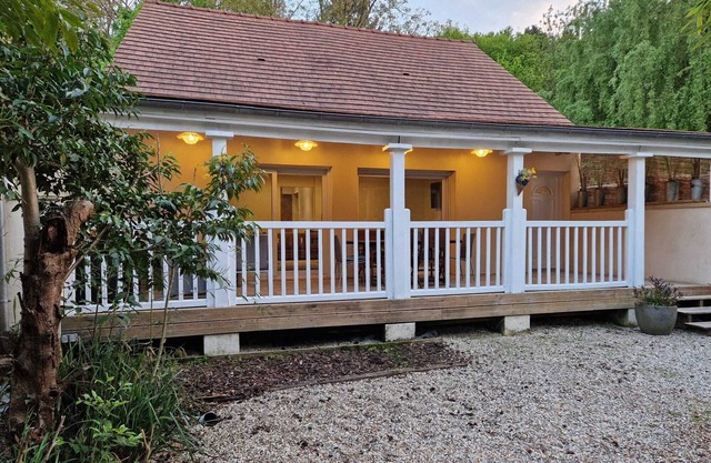 Disneyland Paris 6-person house - free parking