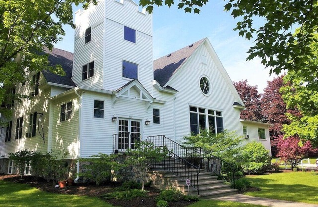 Do you need a big place ? Door County Church Restored to a Beautiful Home
