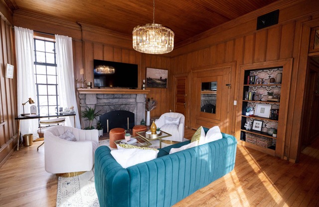 Doc's Place | Historic Jewel In Downtown Flagstaff | Sophisticated Elegance