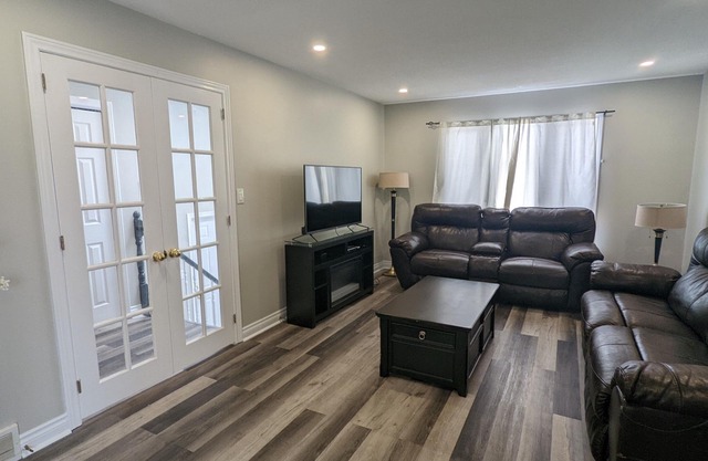 Doctor's Lounge - An Executive Home in Niagara