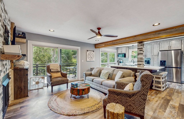 Dog-friendly condo w/mountain views, balcony, gas fireplace, & shared grills