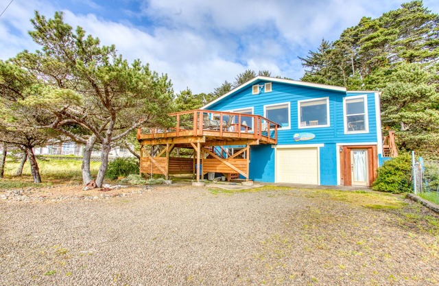 Dog-Friendly Home with Ocean Views, Easy Beach and Bay Access, and Free WiFi