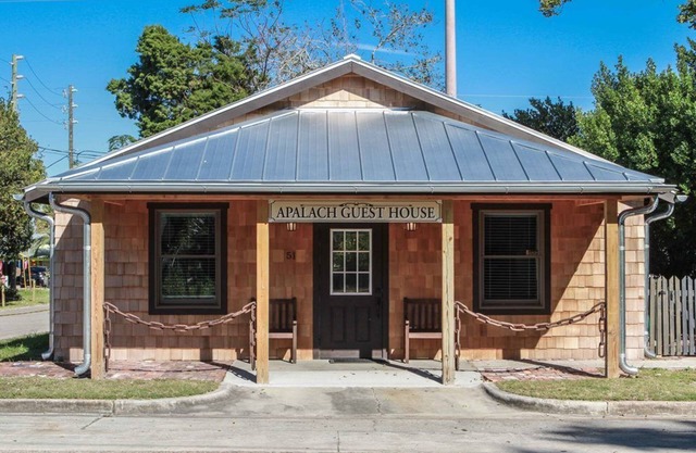 Dog friendly Vacation Rental Home Downtown Historic Apalachicola