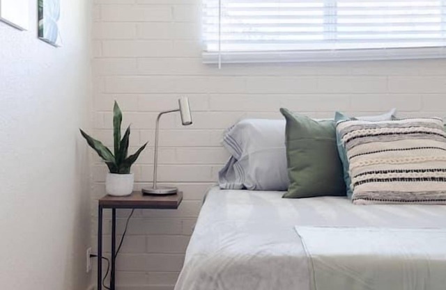 Dog Friendly | Walk to Downtown Gilbert | King Bed