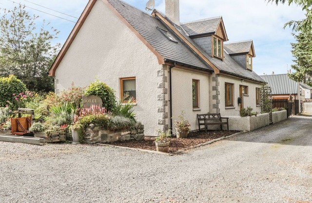 DOLCE CASA, family friendly, with open fire in Grantown-On-Spey