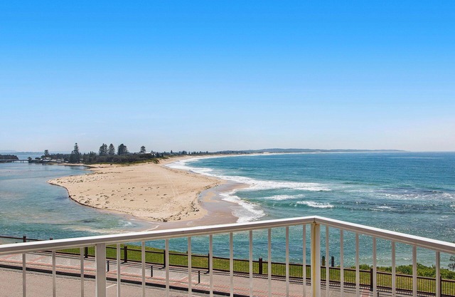 Dolphin Court 12 - Waterviews