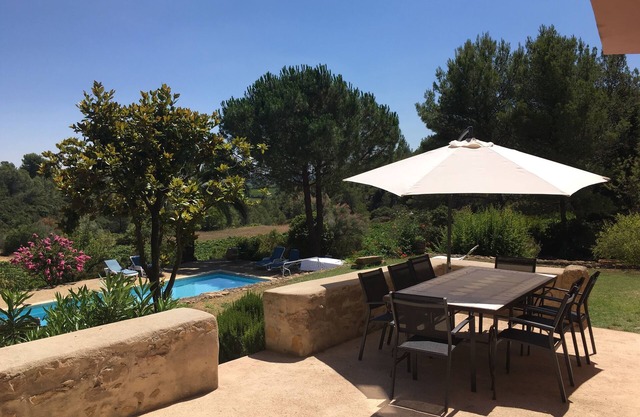 Domaine du Ministre: charming house with peaceful pool between sea and mountains