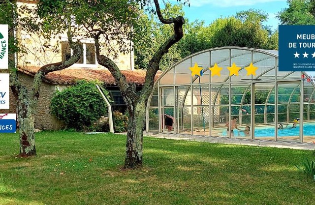 Domaine La Buissière Duravel "Le Gîte" avec piscine couverte privative