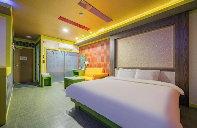 Donghae 372c Self Check-in Motel