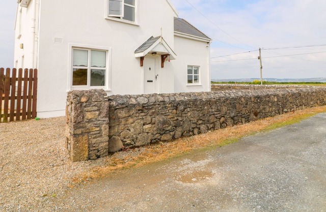 DOORNOGUE, family friendly in Fethard-On-Sea, County Wexford