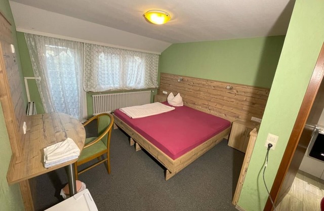 Doppelzimmer mit Balkon - Gästehaus Rössle 7