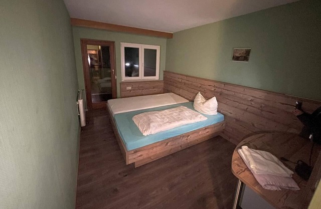 Doppelzimmer mit Balkon - Gästehaus Rössle 3